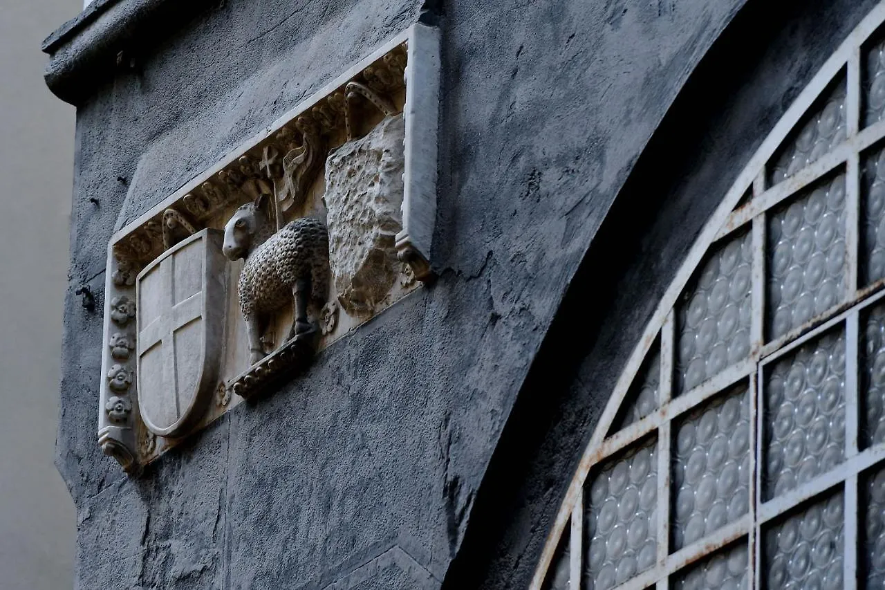 Old Town Guest House Генуя