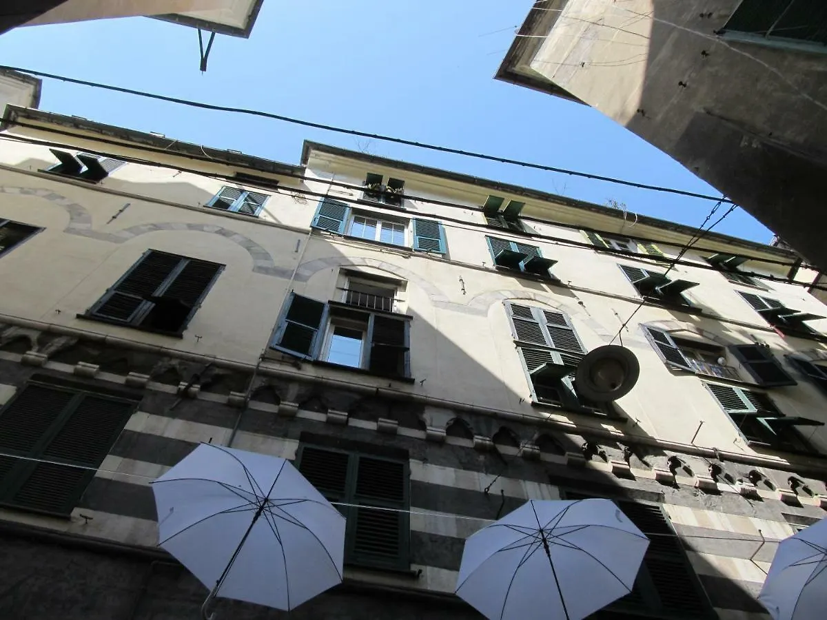 Old Town Guest House Генуя Италия